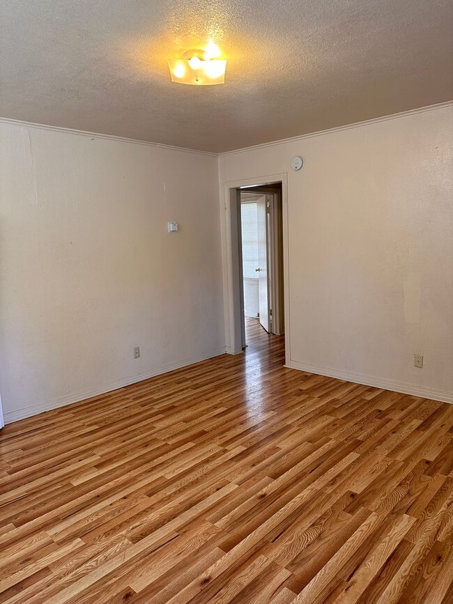 Building Photo - 1202 S Missouri Ave
