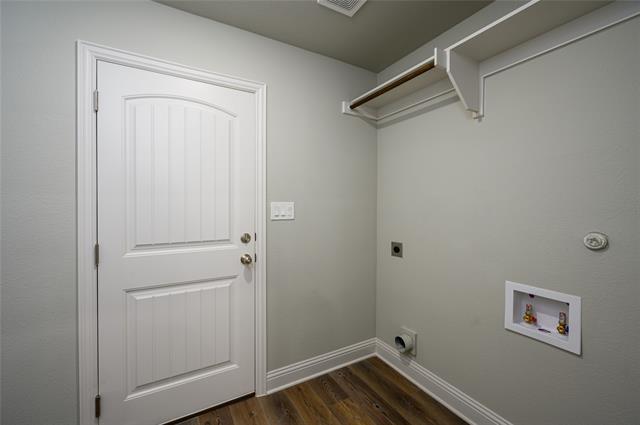 Building Photo - 2801 Tulip Dr