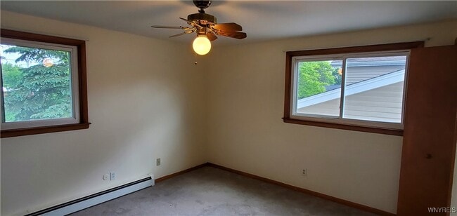 Building Photo - 35 Tomcyn Dr