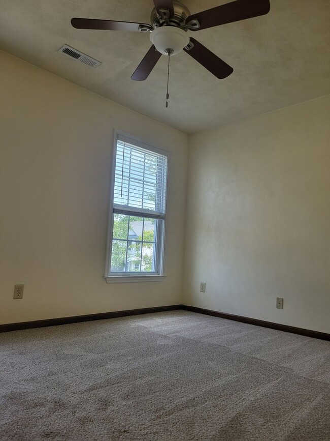 Building Photo - 4 bedroom 2.5 baths in Kempsville