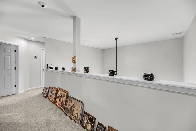 Building Photo - Spacious & Well-Maintained Home for Rent in North Charleston