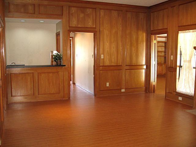 Building Photo - 2300 Cardinal Dr