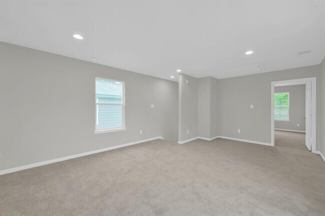 Building Photo - 16693 Meadowcroft St