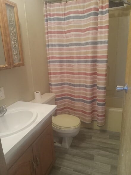 Building Photo - 7566 Peyraud Dr