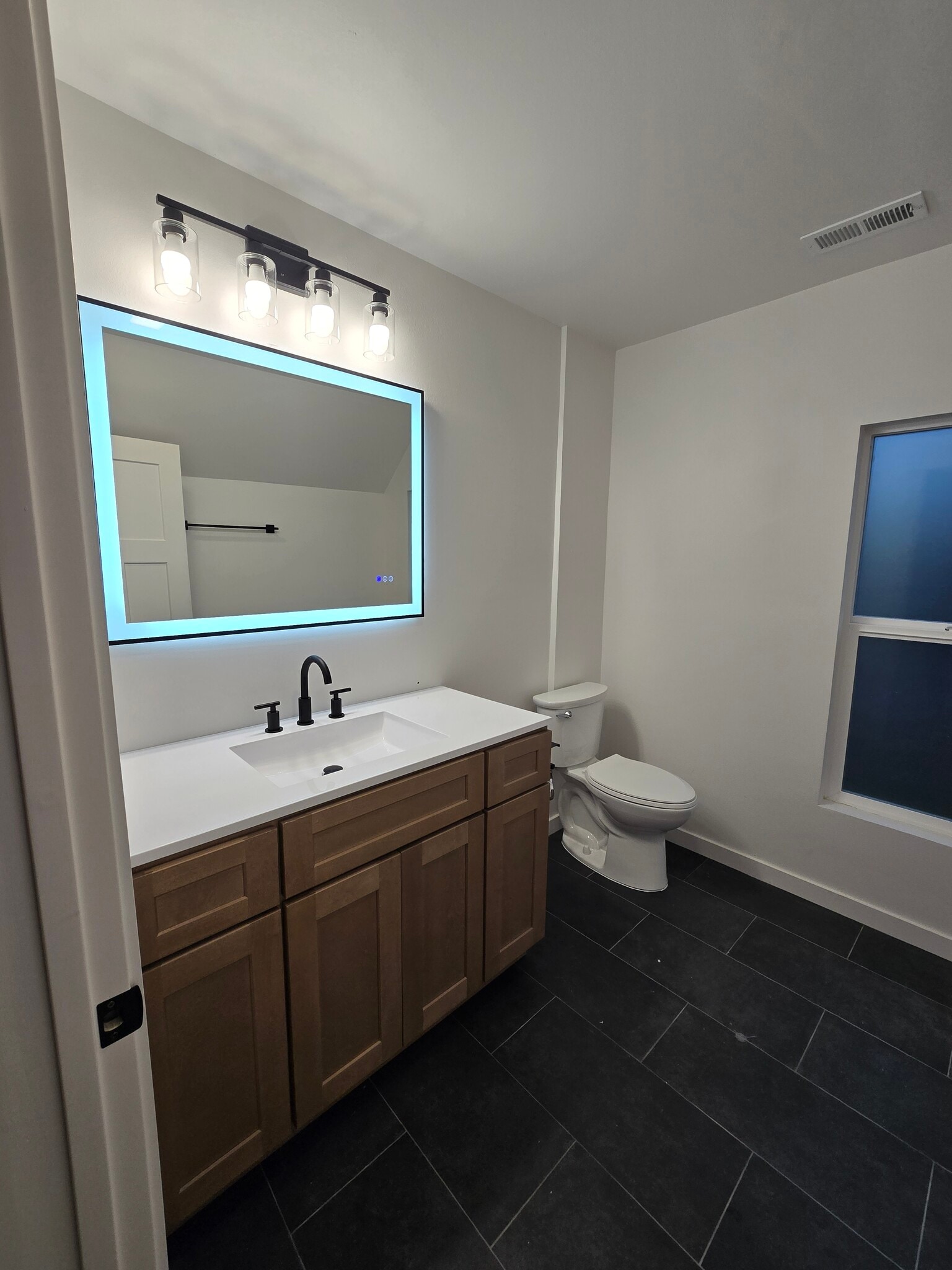 Building Photo - 515 Irving St