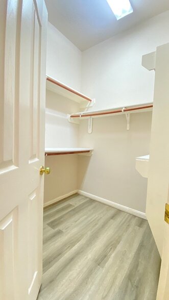 Building Photo - 2503 Westerlake Dr
