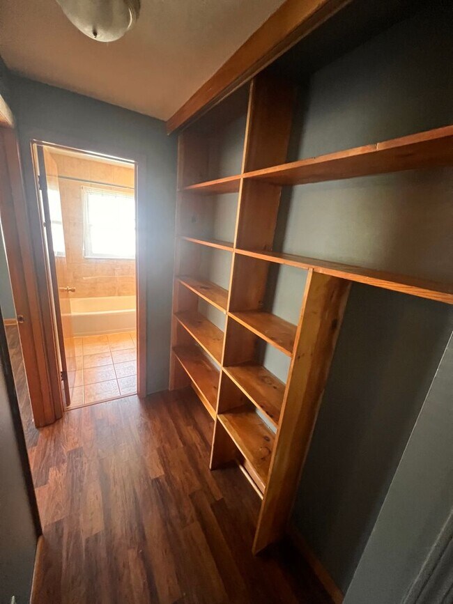 Building Photo - 1112 Plum St