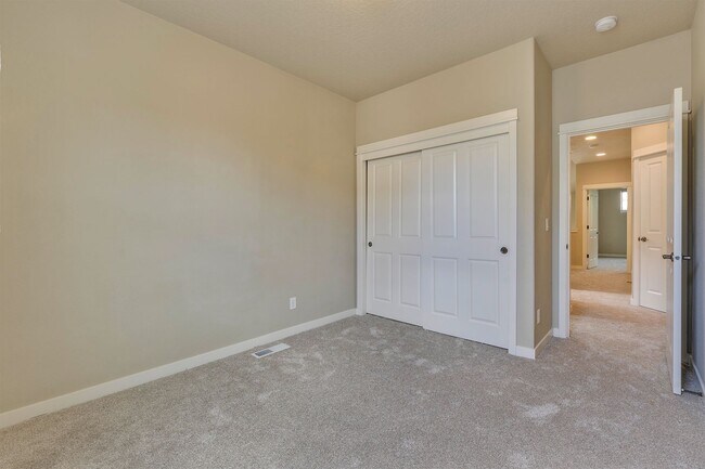 Building Photo - Executive style home
