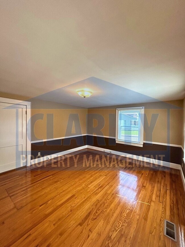 Building Photo - 883 Harle Ave NW