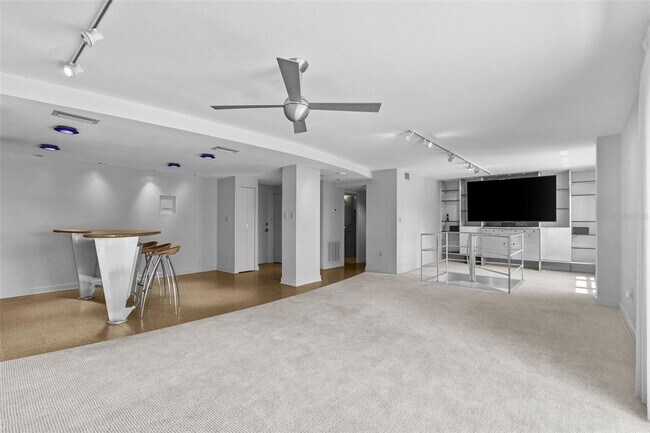 Building Photo - 2401 Bayshore Blvd