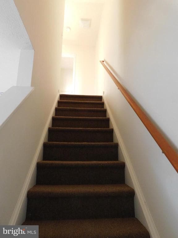 Building Photo - 244 Waterford Ln