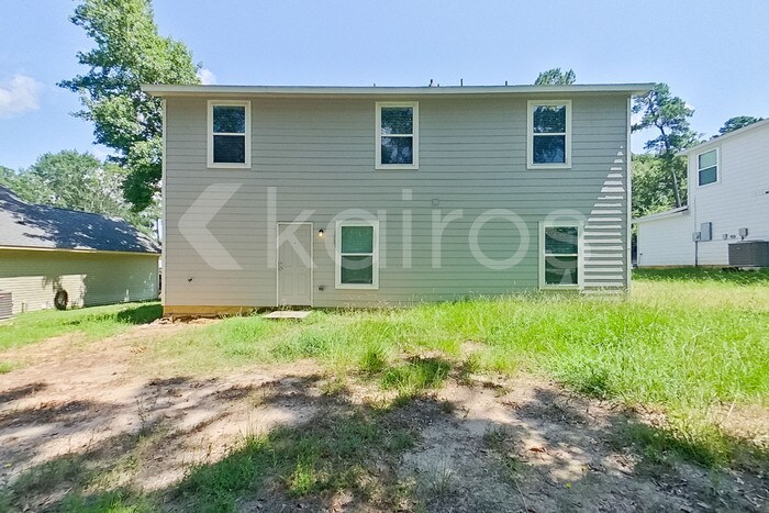 Building Photo - 223 Big Oak