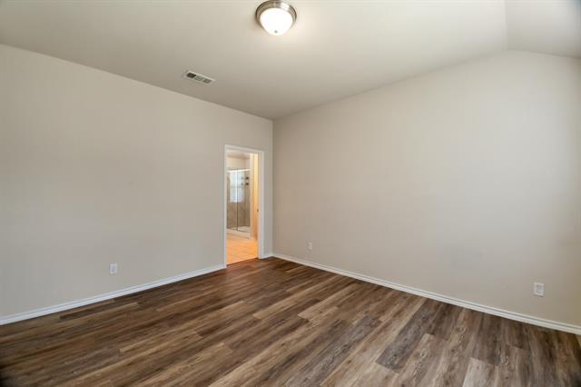 Building Photo - 5910 Bonnell Ave