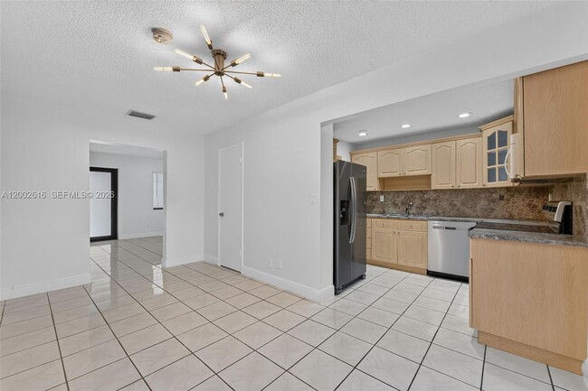 Building Photo - 5555 Ludlam Rd