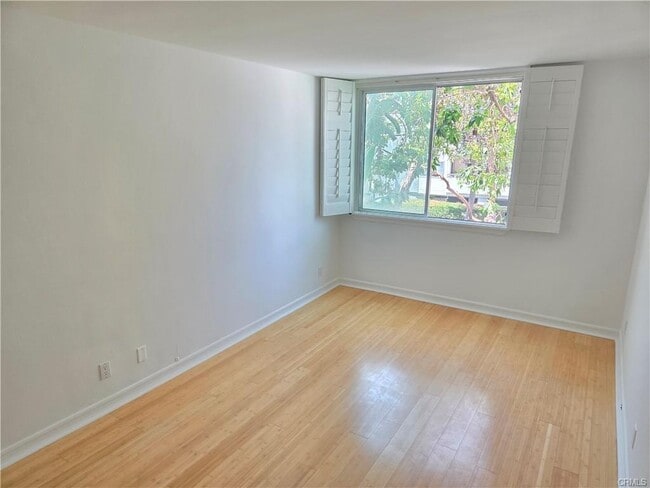 Building Photo - 901 10th St