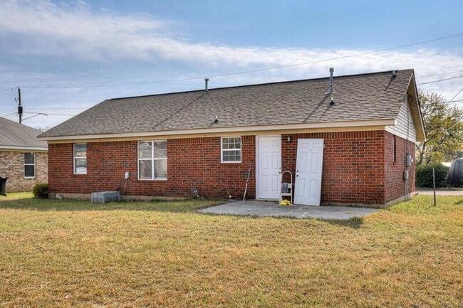 Building Photo - 3390 Monte Carlo Dr