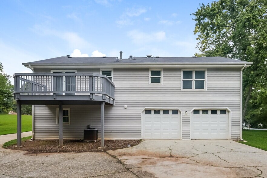 Building Photo - 2958 Quinbery Dr