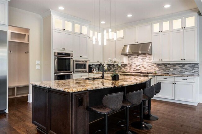 Building Photo - 6552 Long Acres Dr