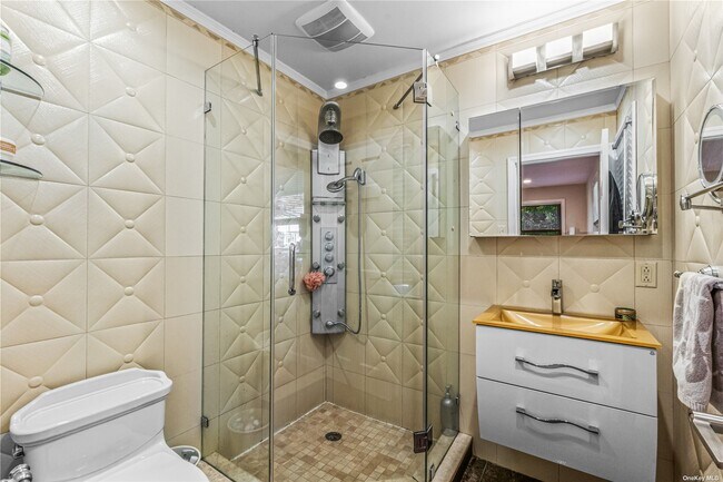 Building Photo - 11 Melby Ln