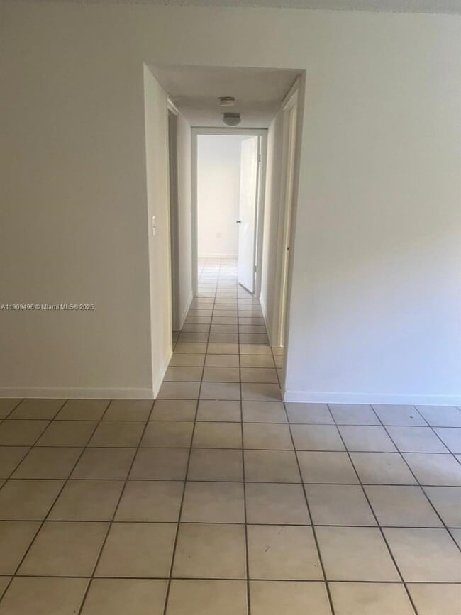 Building Photo - 686 NW 114th Ave