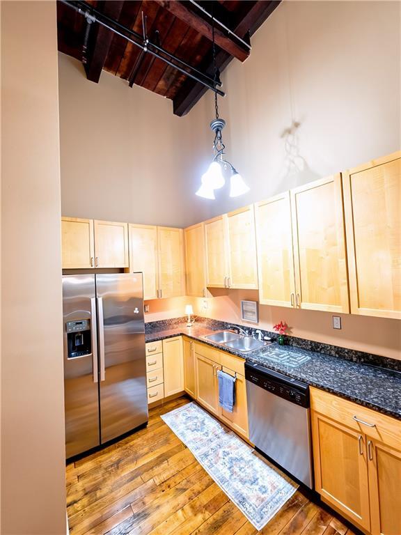 Building Photo - 589 Atwells Ave