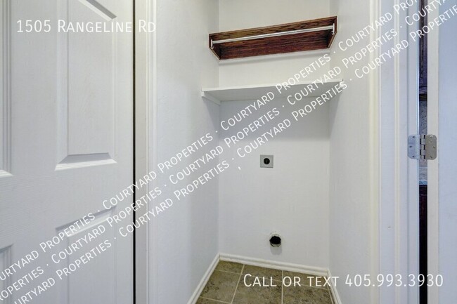 Building Photo - Charming 3 bedroom for Lease