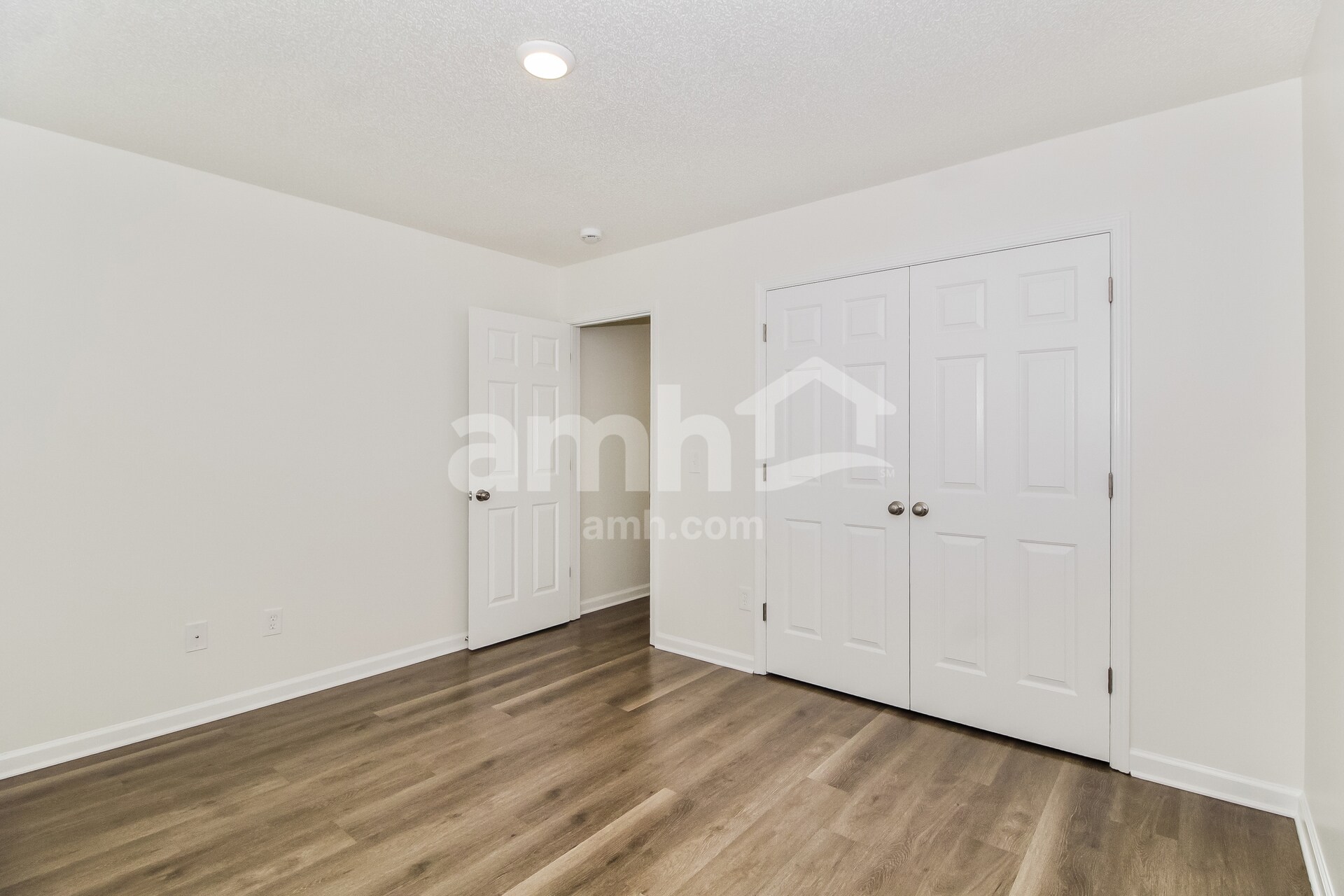 Building Photo - 6922 Newbury Way