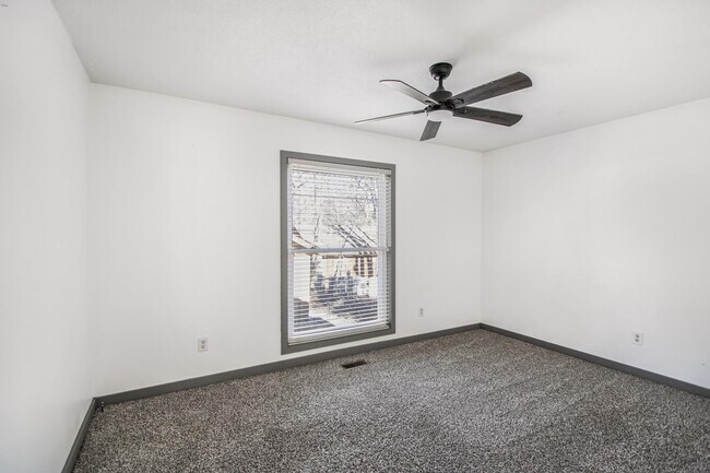 Building Photo - 315 Whipple Tree Ln