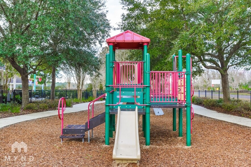 Building Photo - 2195 Pebble Point Dr