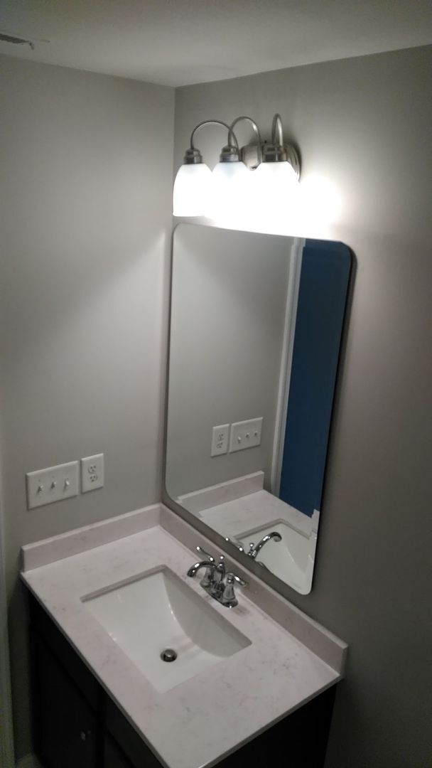 Building Photo - Like New Townhome in Stallings!