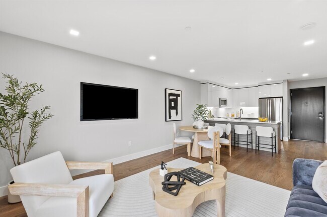 Building Photo - 60 68th St