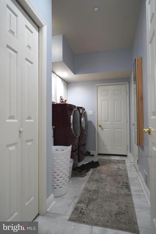Building Photo - 15401 Jamies Way