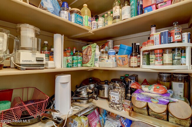 Building Photo - 5819 N Bronco Ln