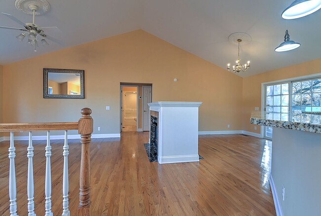 Building Photo - 168 Old Mill Ct