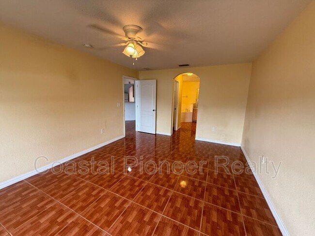 Building Photo - 418 Ohio Way
