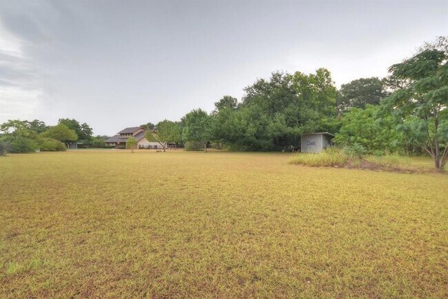Building Photo - 40101 Heritage Holw