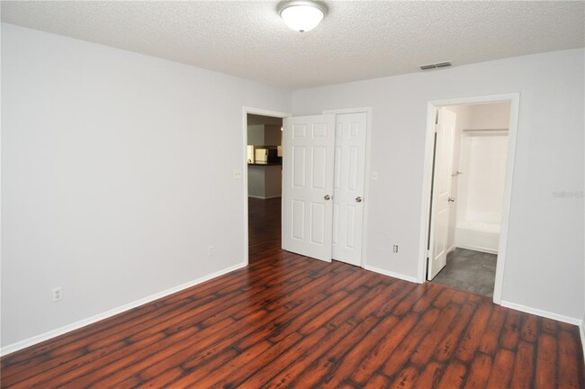 Building Photo - 8605 Mallard Reserve Dr