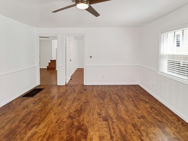 Building Photo - 218 25th Pl