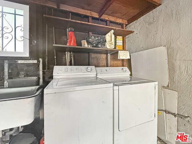 Building Photo - 5962 W 85th Pl