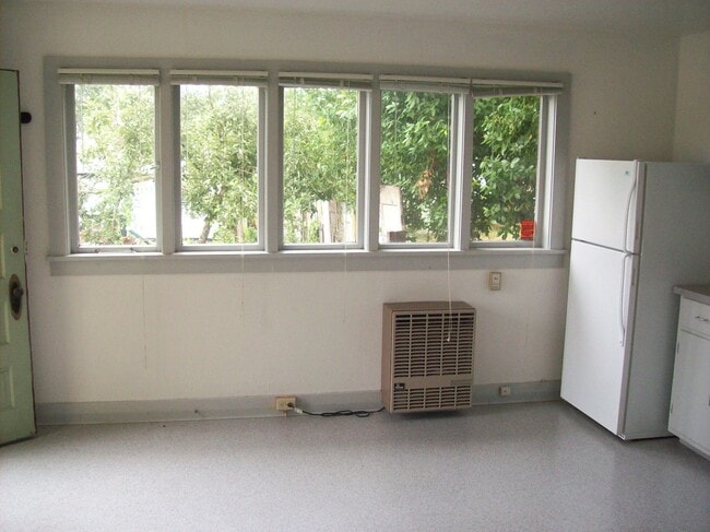 Building Photo - 1318 High St