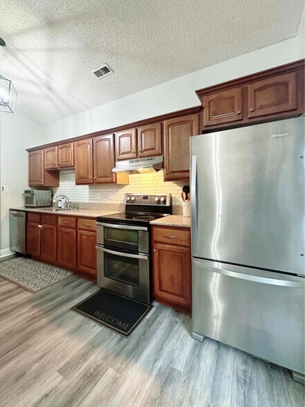 Building Photo - 1307 Petrell Dr