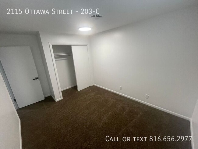 Building Photo - 2115 Ottawa St