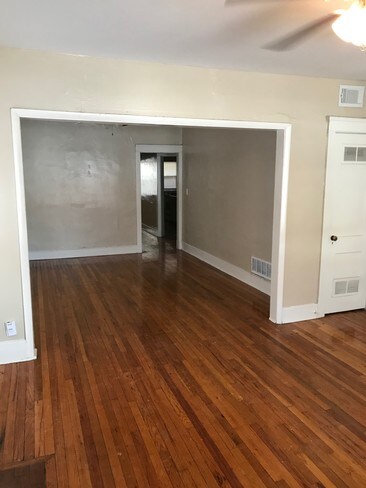 Building Photo - 4341-47 HARRISON