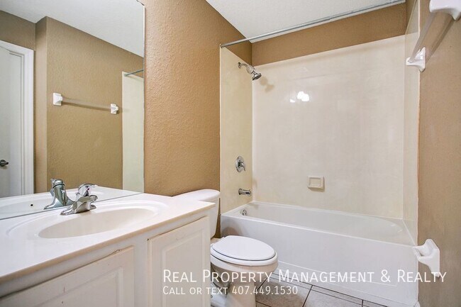 Building Photo - 3 BR / 2 BA Condo In Stonebridge Commons