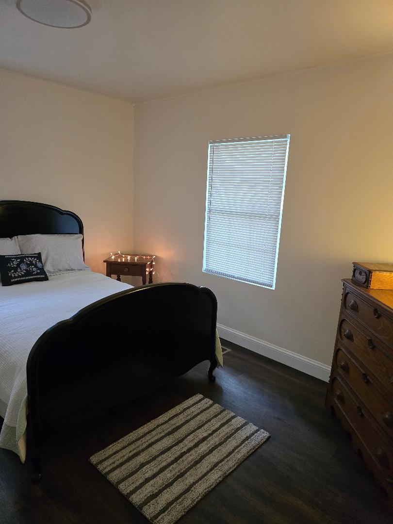 Building Photo - 4105 S Westnedge Ave