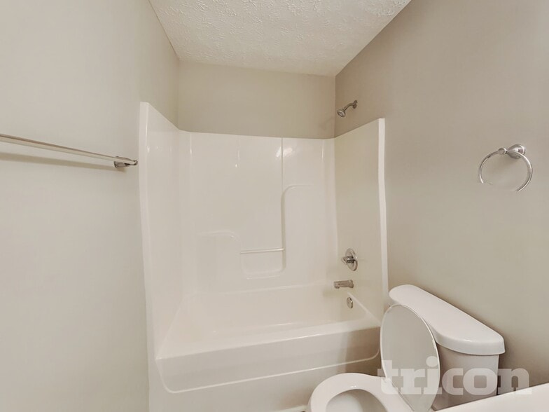 Building Photo - 140 Sundance Way