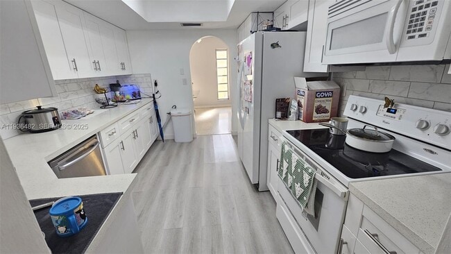 Building Photo - 9721 SW 37th Terrace