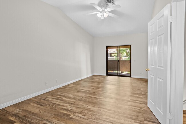 Building Photo - 424 Tava Ln