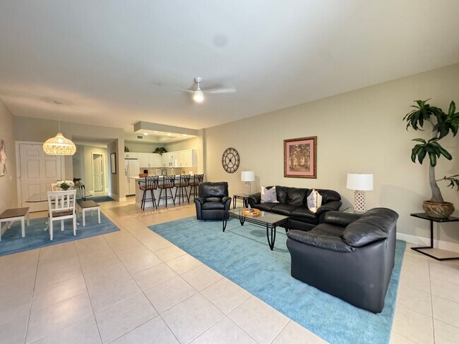 Building Photo - Newly Renovated & Available Now - Furnishe...