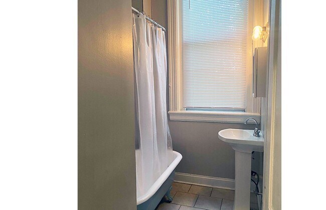 Building Photo - 2215 Ohio Ave